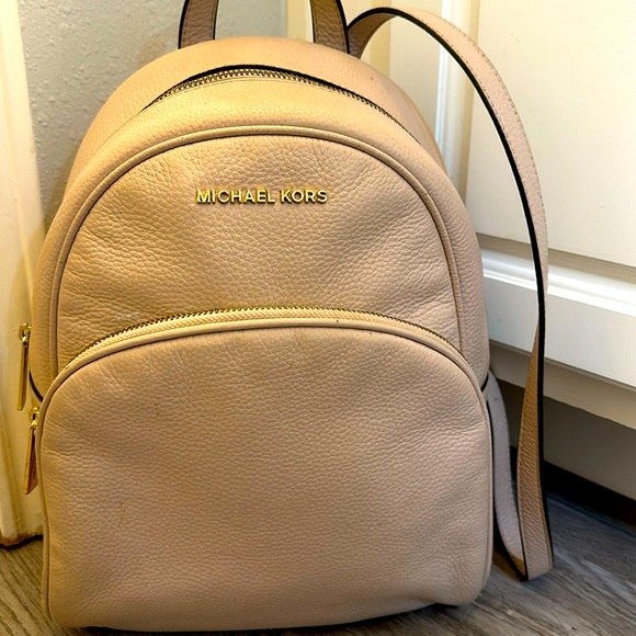 MICHAEL Michael Kors Handbags - Baby Pink Micheal kors Backpack